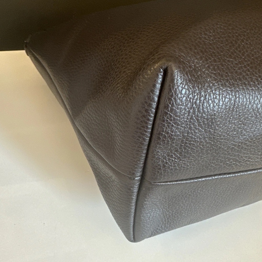 Gucci, brown leather tote with bamboo and tassels - Picture 6 of 16